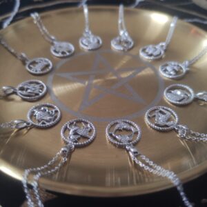 Collana in argento con ciondolo a forma di segno zodiacale – Toro (20 aprile – 20 maggio) – Oroscopo zodiacale costellazione celeste gioielli astrologia – regalo donna uomo, Argento